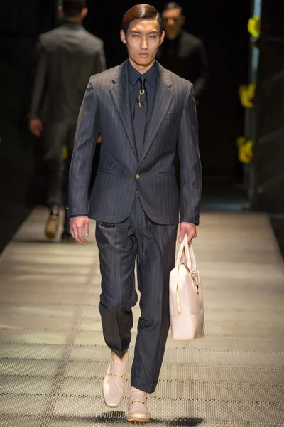 Look 8